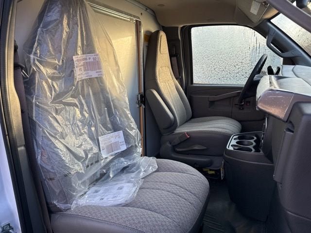 New 2025 GMC Savana 3500 w/ Power Convenience Package RWD image 27