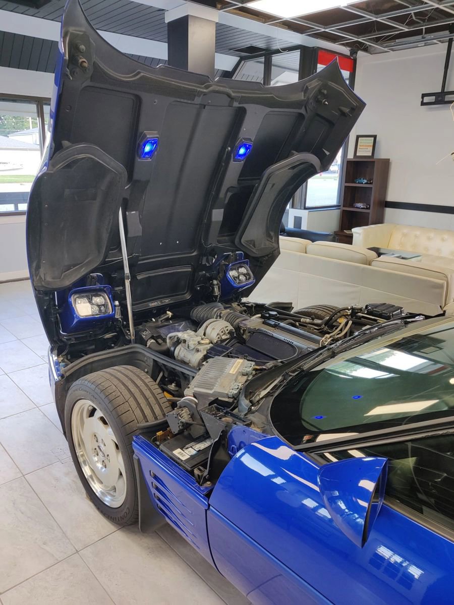 Used 1994 Chevrolet Corvette Coupe 2D image 11