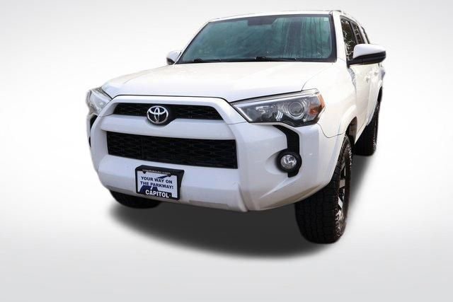 Used 2019 Toyota 4Runner SR5 AWD/4WD image 4