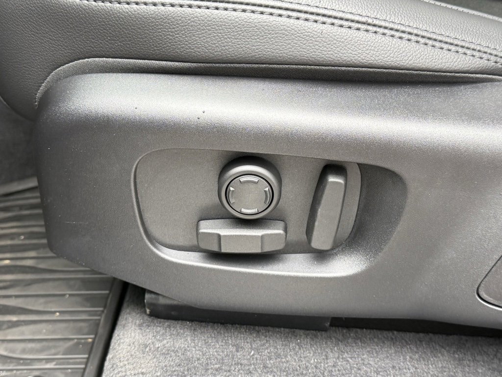 New 2025 Land Rover Range Rover Velar Dynamic SE image 14