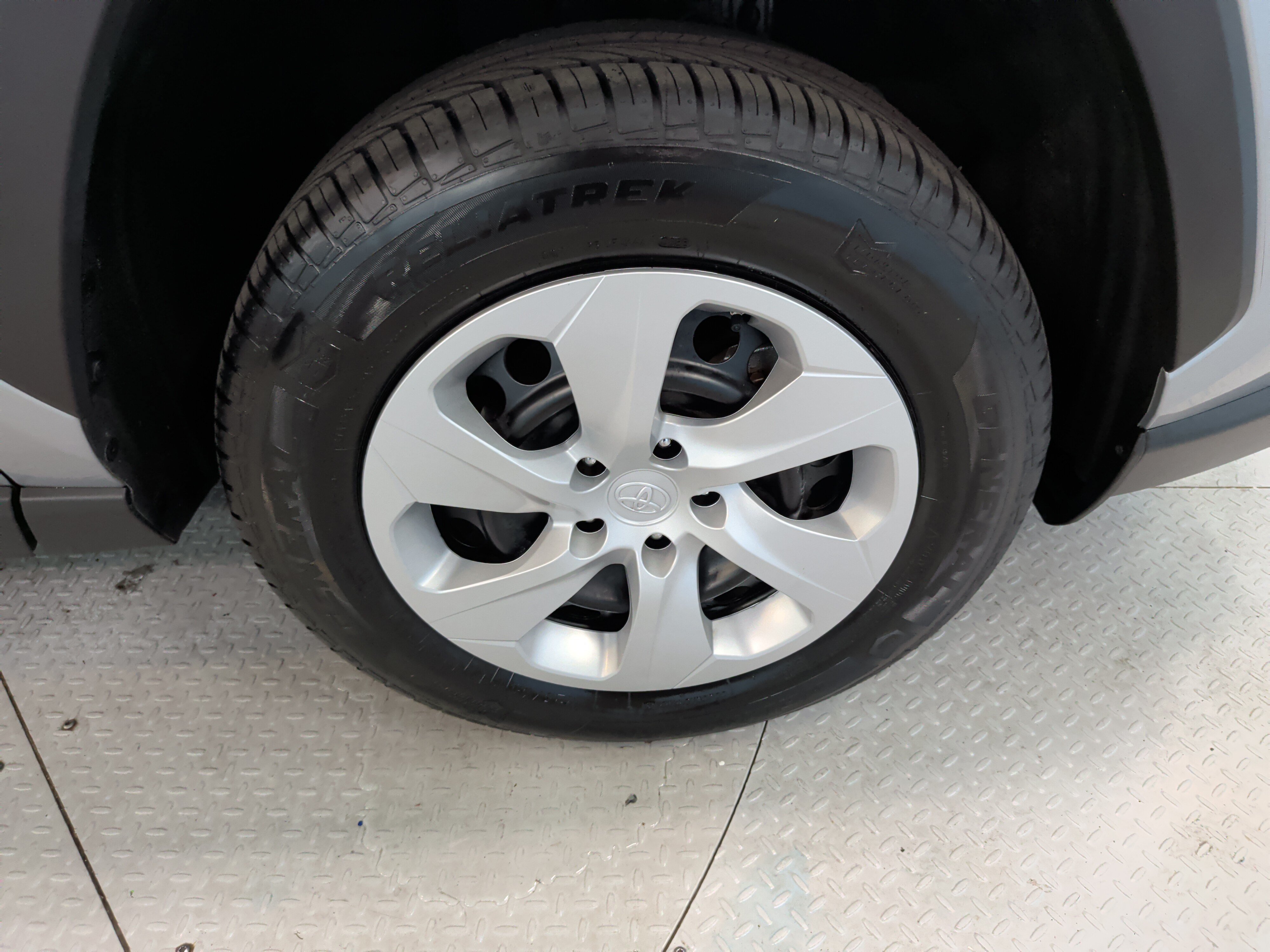 Certified 2025 Toyota RAV4 LE FWD image 13