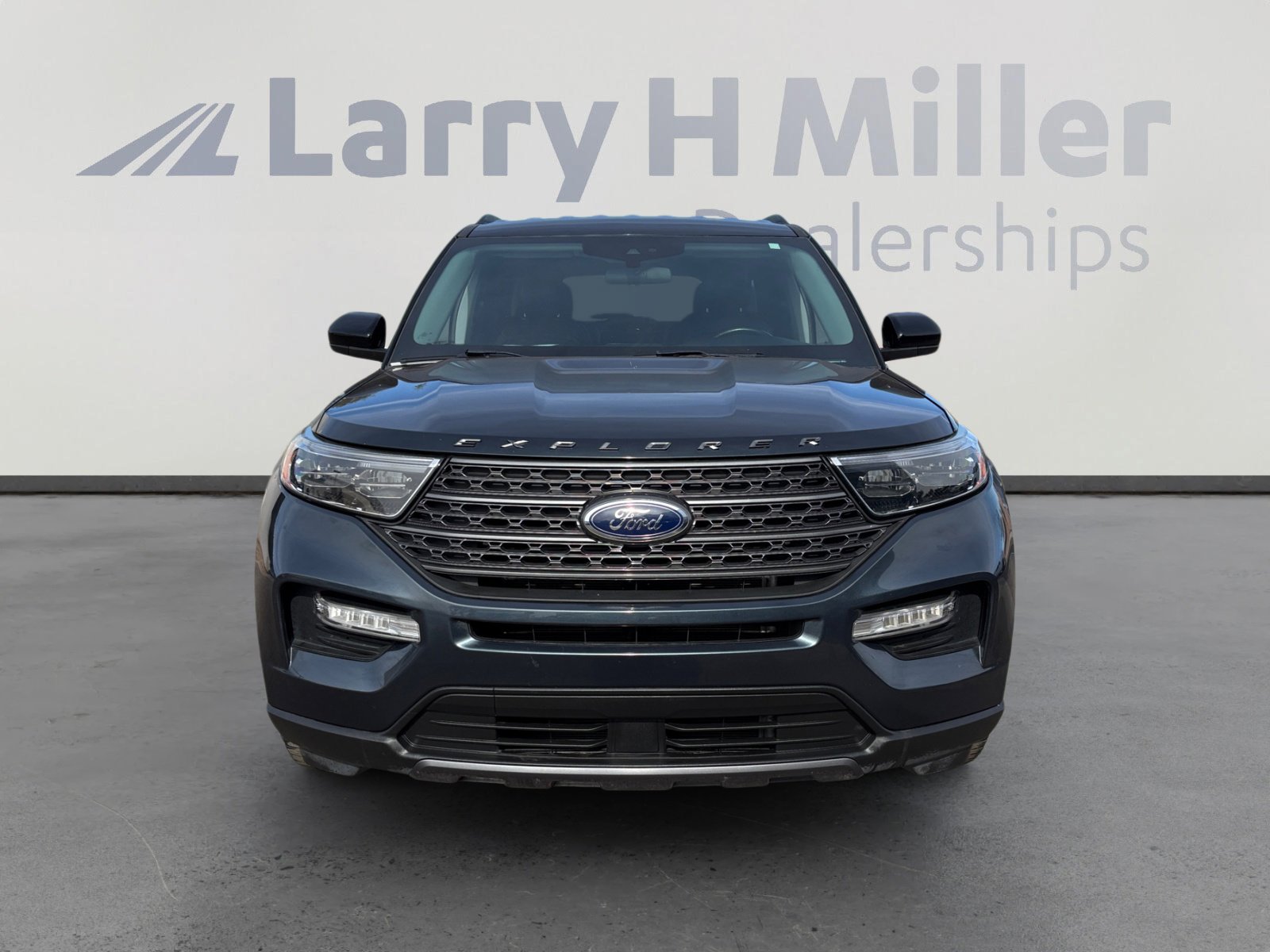 Used 2022 Ford Explorer XLT w/ Equipment Group 202A image 8