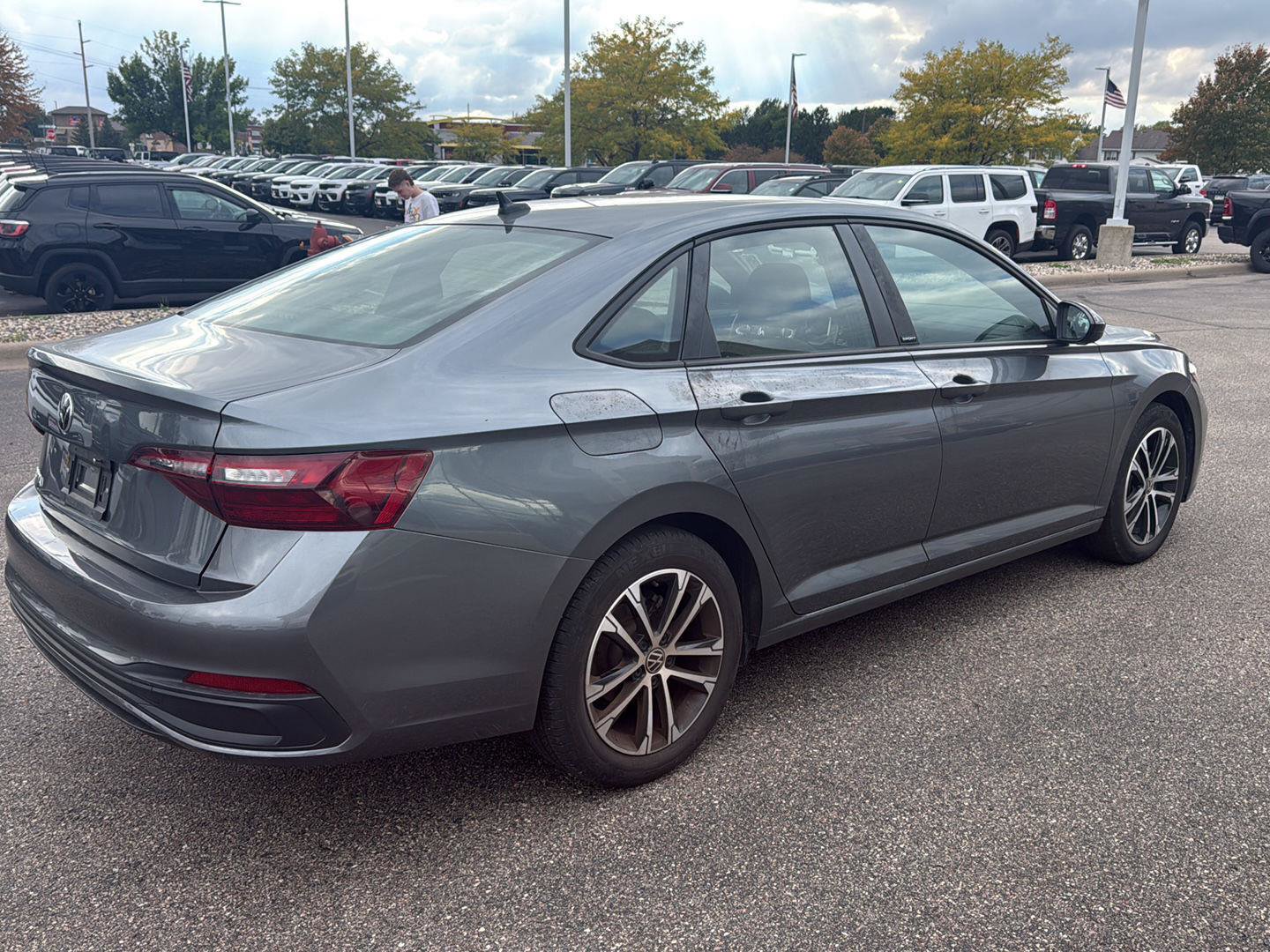 Used 2024 Volkswagen Jetta Sport FWD image 5