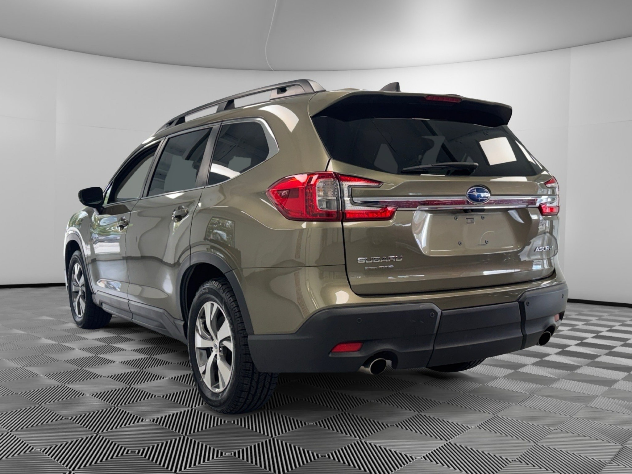 Used 2024 Subaru Ascent Premium w/ Convenience Package AWD/4WD image 6