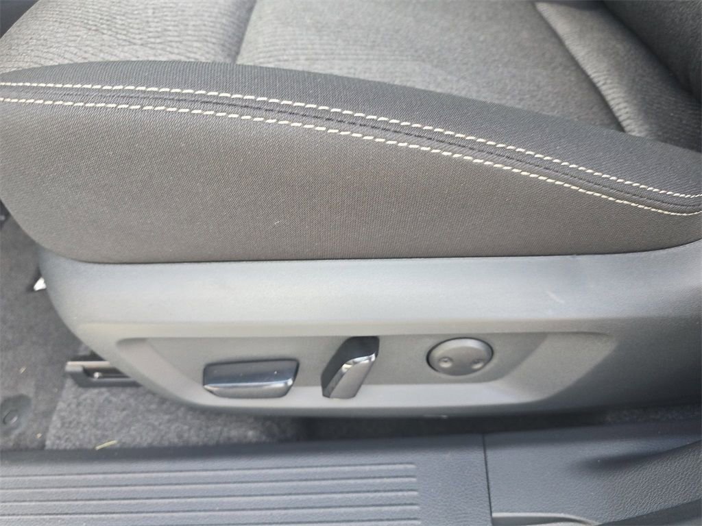 New 2026 Nissan Rogue SV w/ Cold Weather Package AWD/4WD image 17