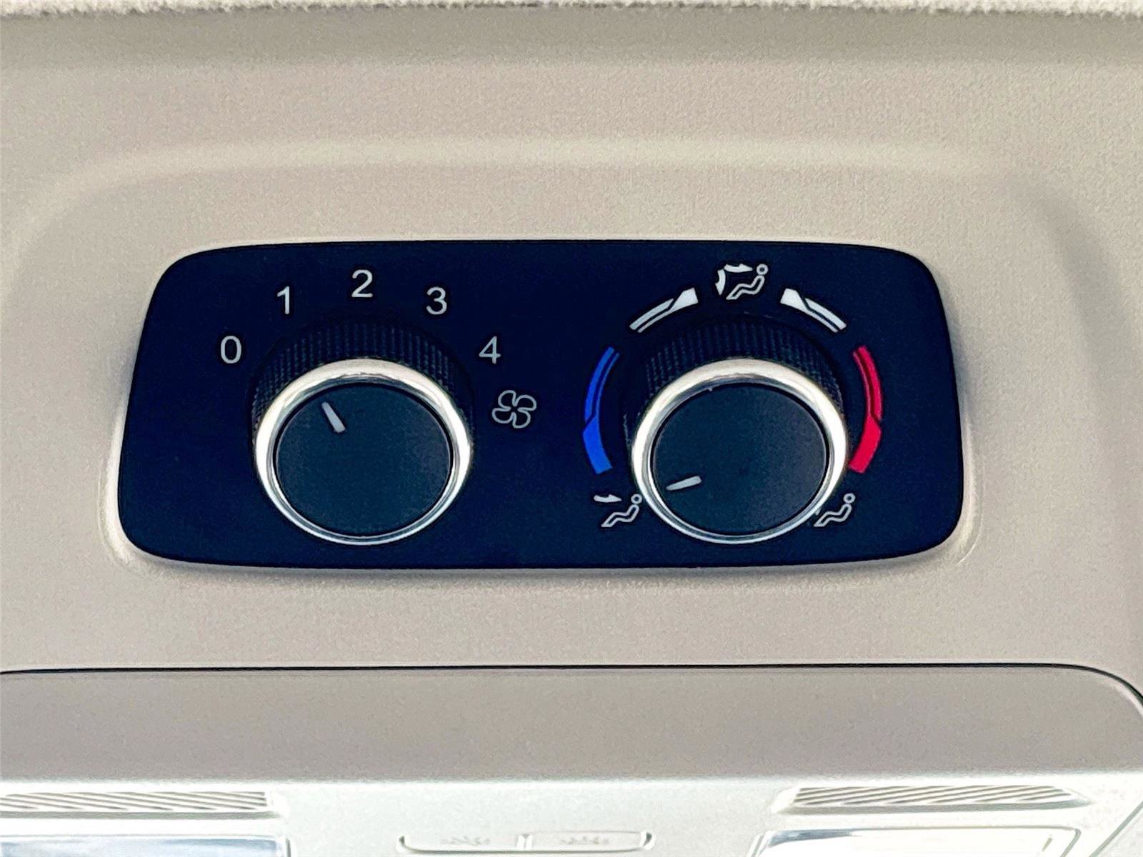 Used 2024 Ford Transit 350 XLT image 23