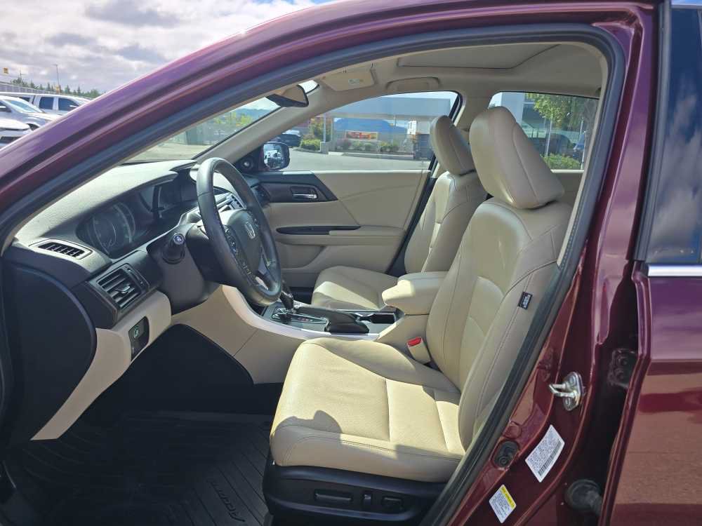 Used 2015 Honda Accord Touring image 9