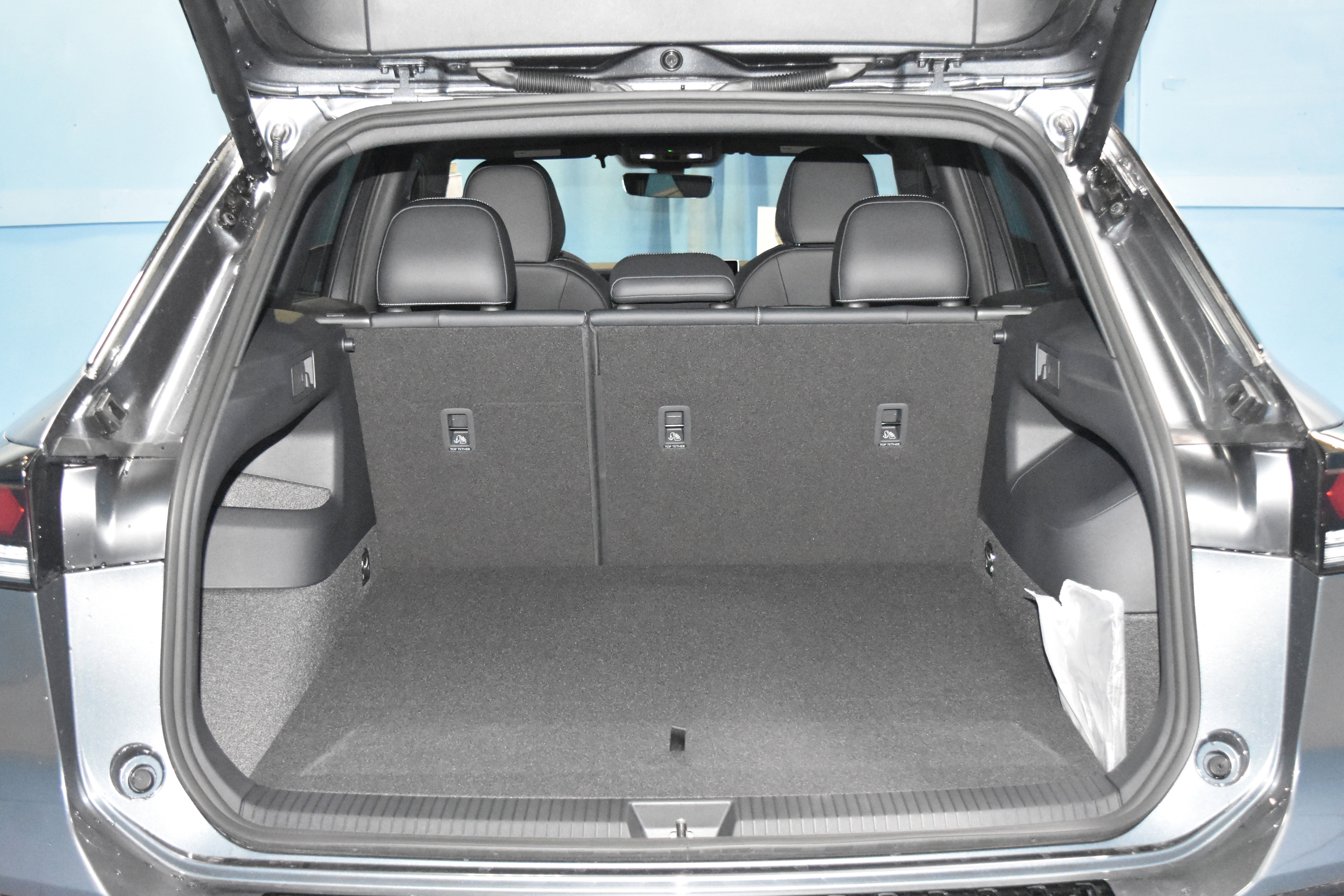 New 2026 Volkswagen Tiguan SE R-Line image 25