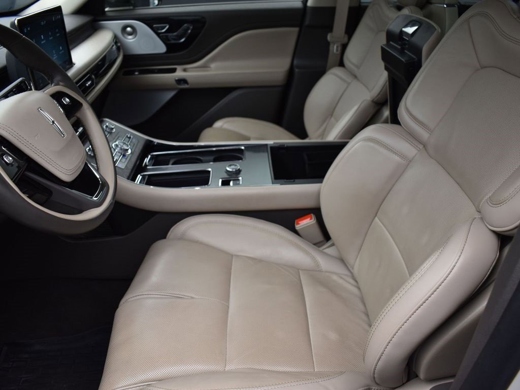 Used 2023 Lincoln Aviator Reserve w/ Equipment Group 201A image 13
