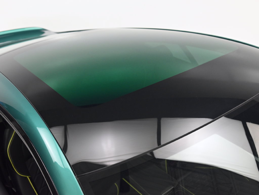 Used 2025 Aston Martin Vanquish RWD image 23
