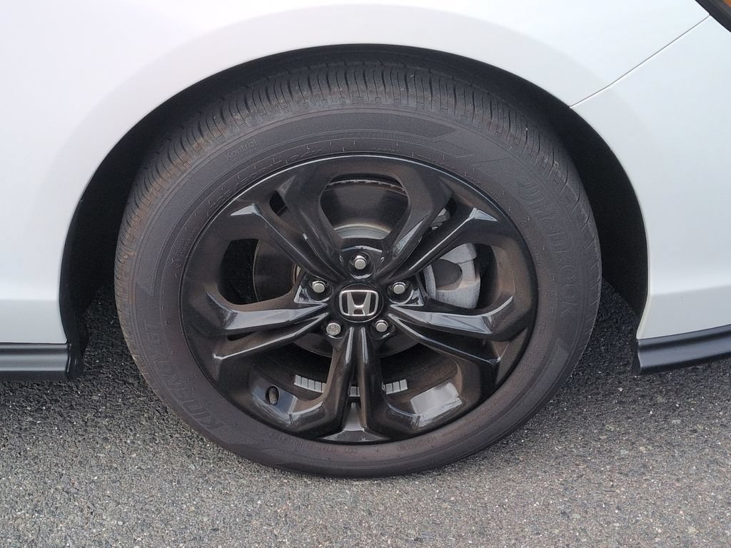 Used 2025 Honda Accord SE image 27