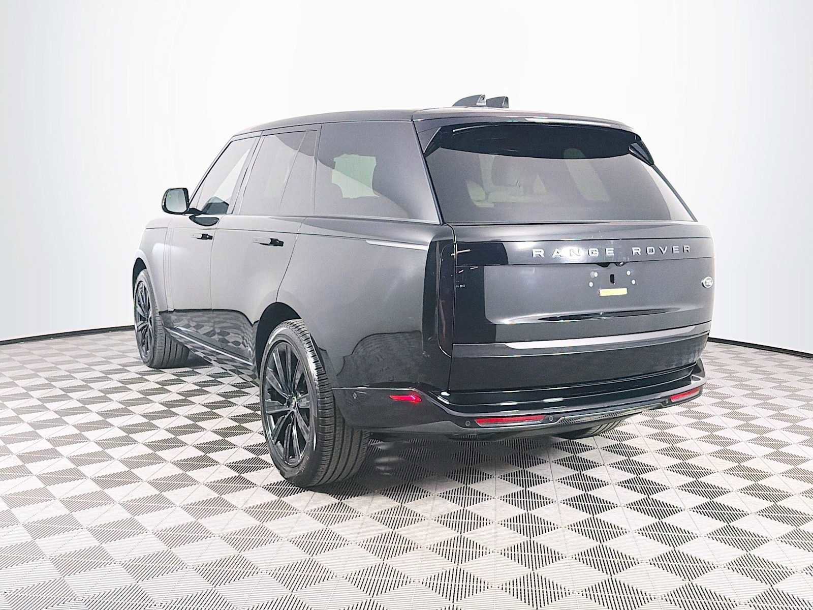 Used 2023 Land Rover Range Rover SE AWD/4WD image 7