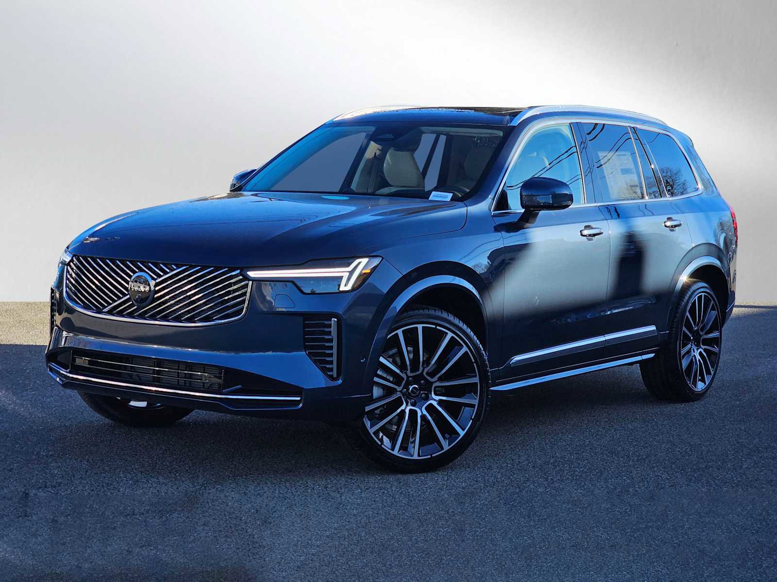 New 2025 Volvo XC90 B6 Ultra image 3