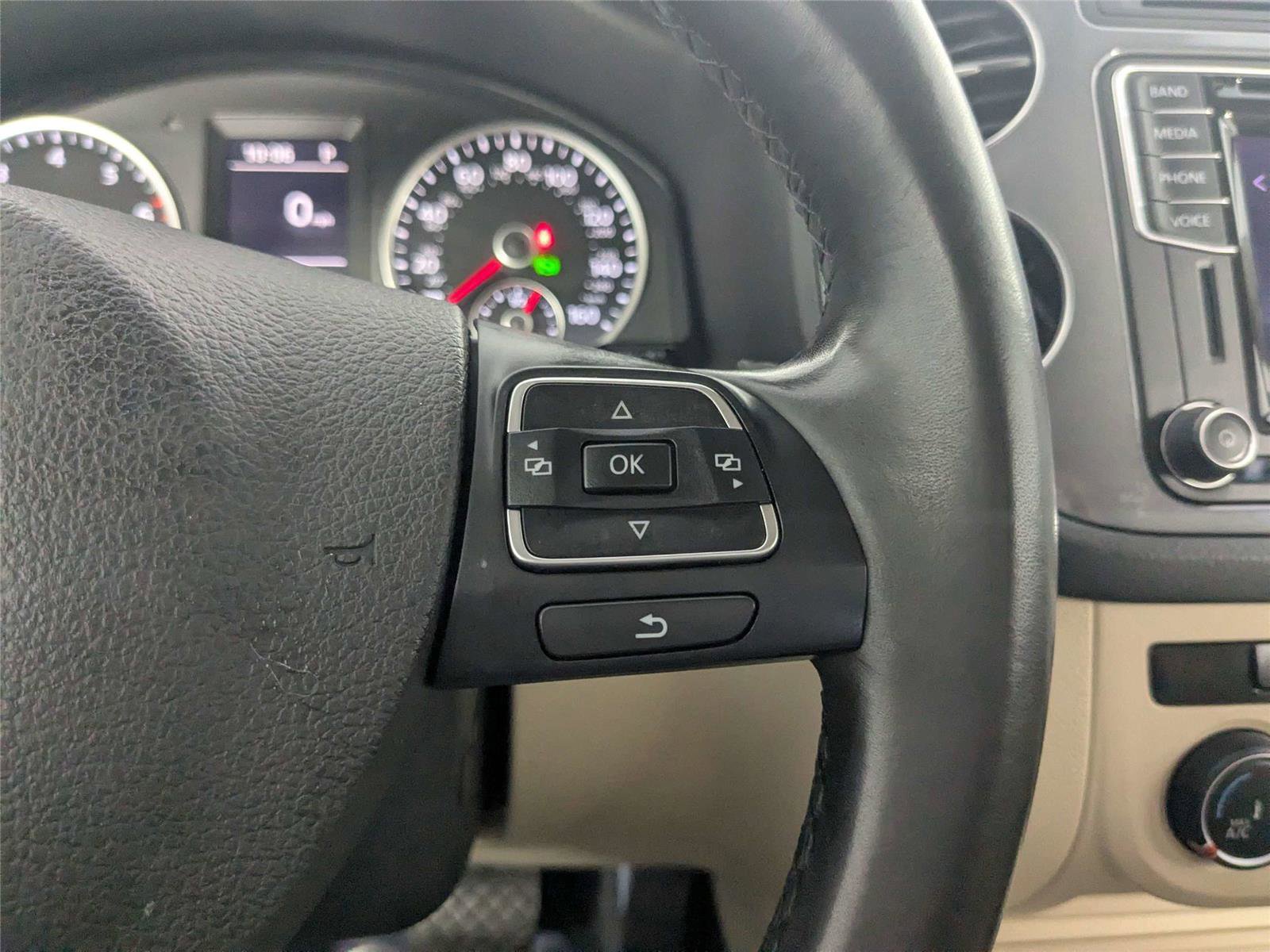 Used 2017 Volkswagen Tiguan S image 15