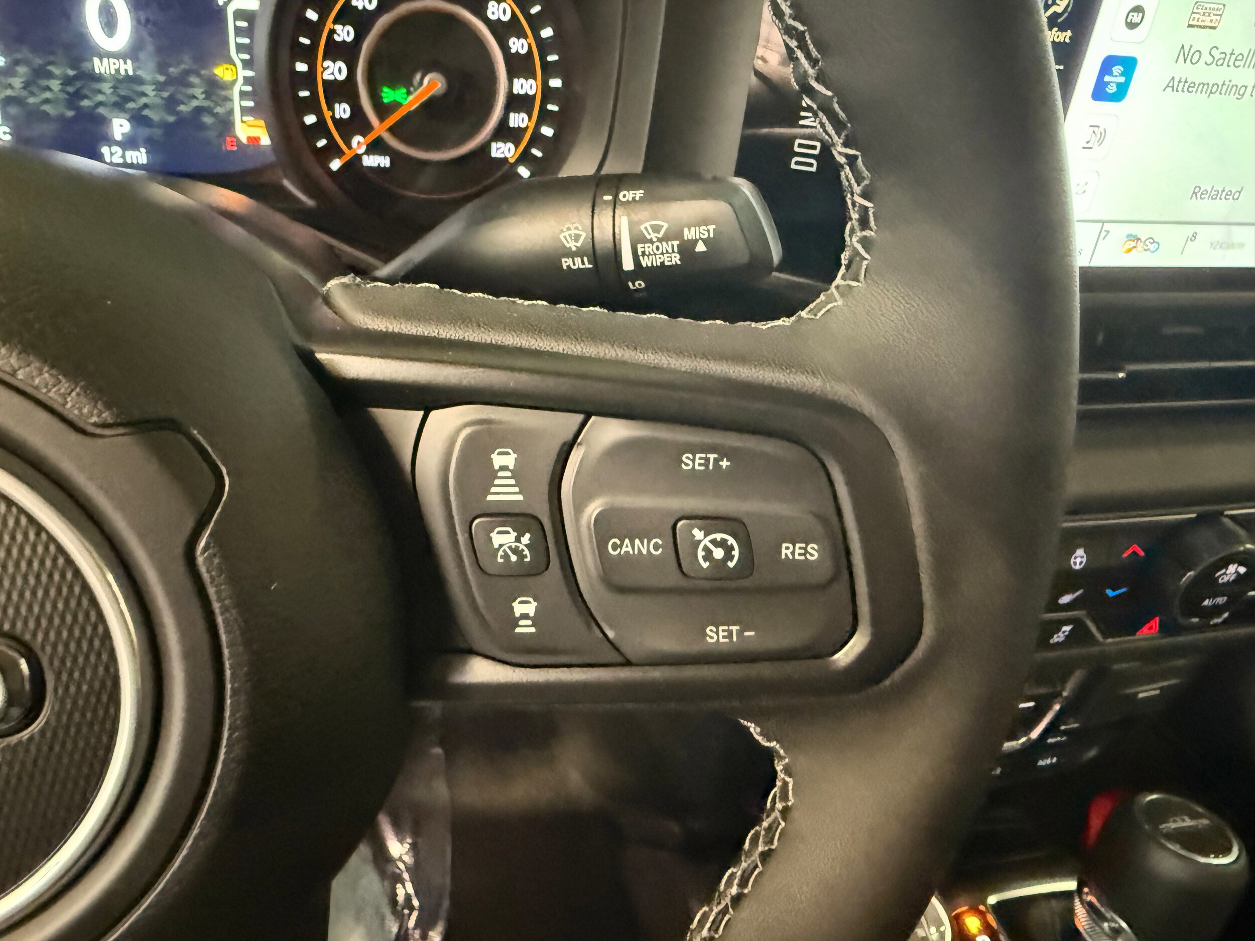 Used 2025 Jeep Gladiator Sport AWD/4WD image 29