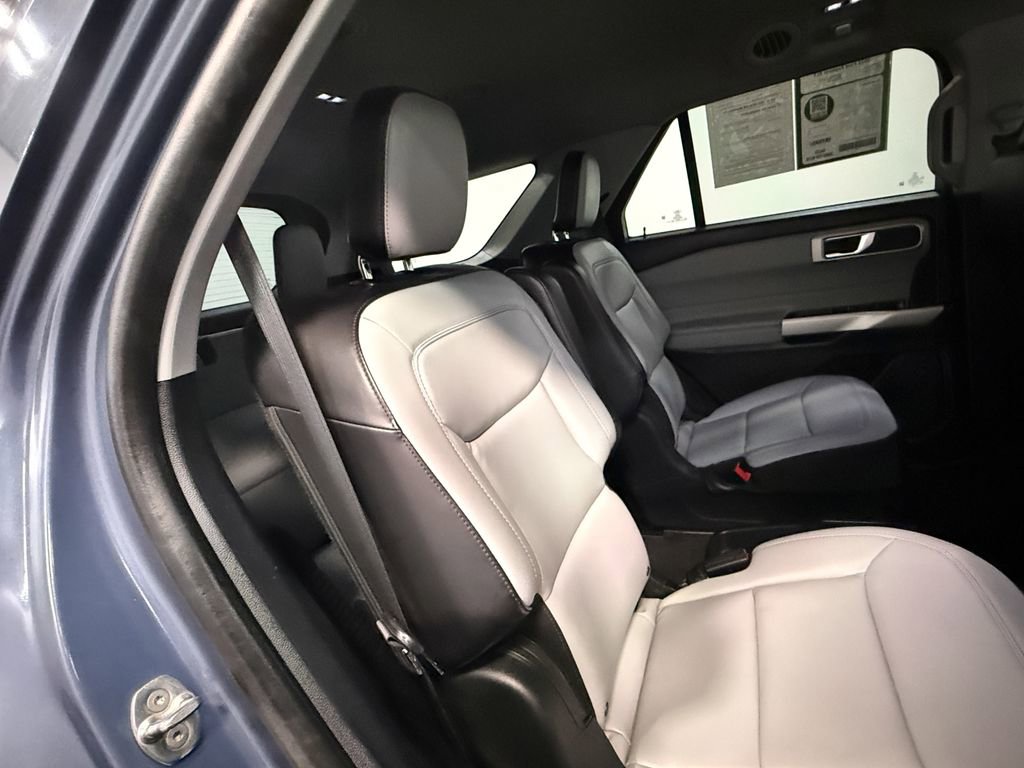 Used 2021 Ford Explorer XLT w/ Equipment Group 202A image 16