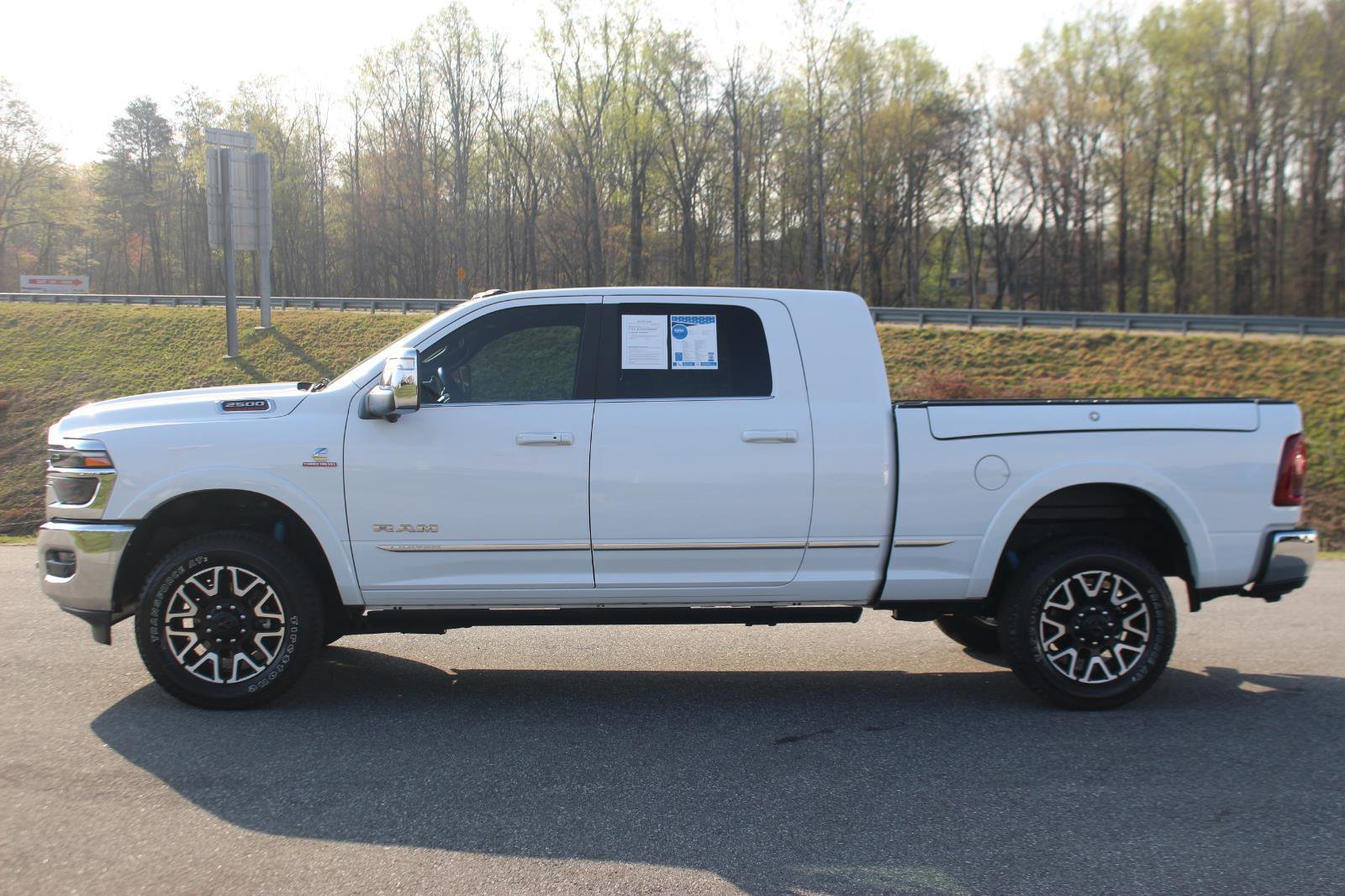 Used 2025 RAM 2500 Limited AWD/4WD image 4