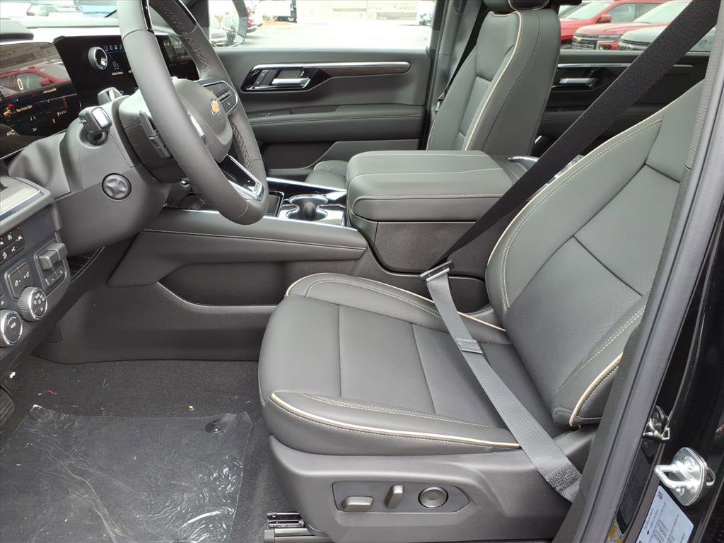 New 2026 Chevrolet Suburban Premier image 6