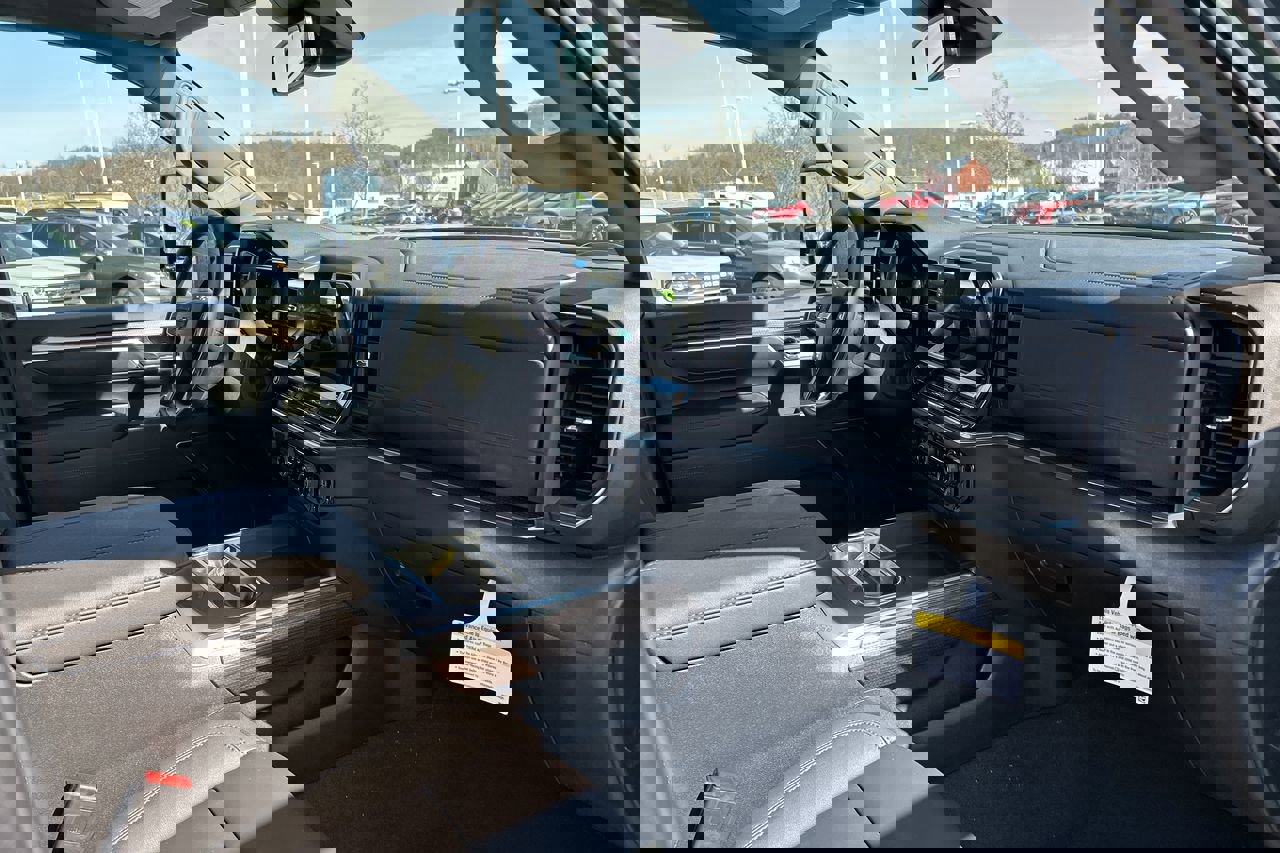 New 2025 Chevrolet Silverado 3500 LT w/ All Star Edition image 17