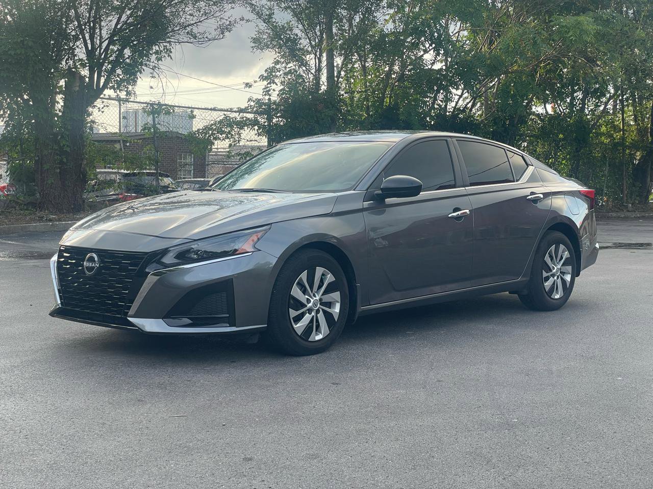 Used 2024 Nissan Altima 2.5 S image 2