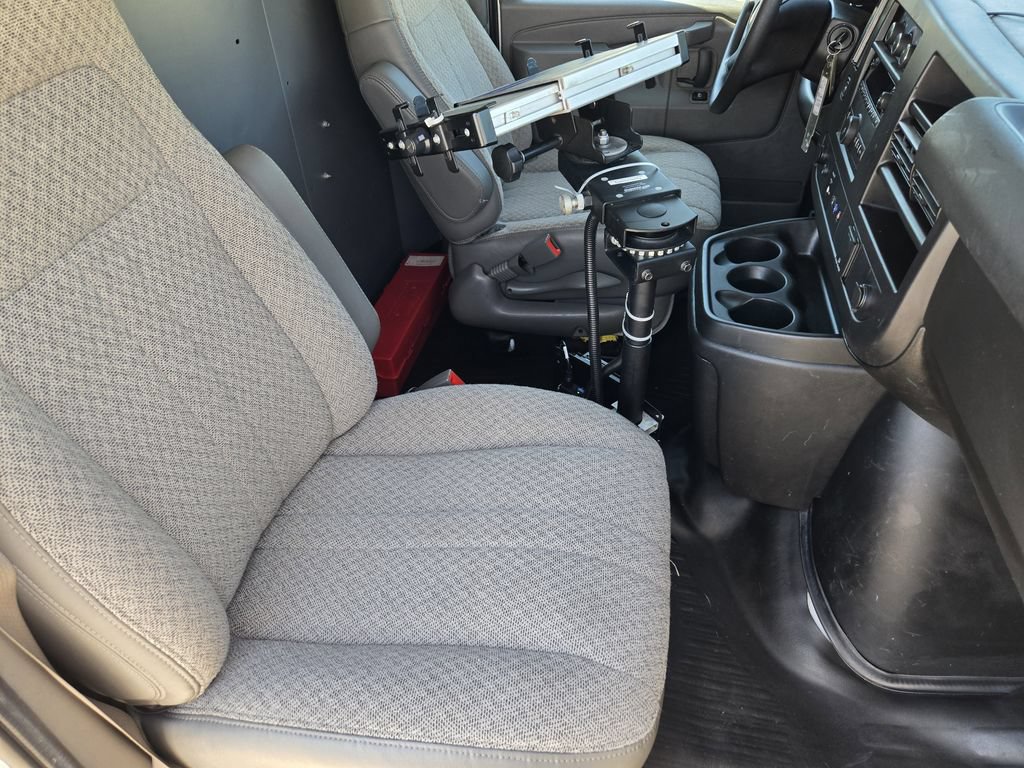 Used 2021 Chevrolet Express 2500 RWD image 14