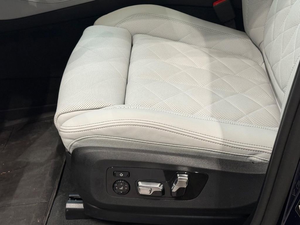 New 2026 BMW X5 xDrive40i w/ Executive Package image 17