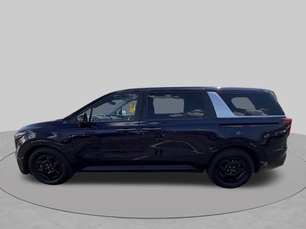Used 2025 Kia Carnival FWD image 4