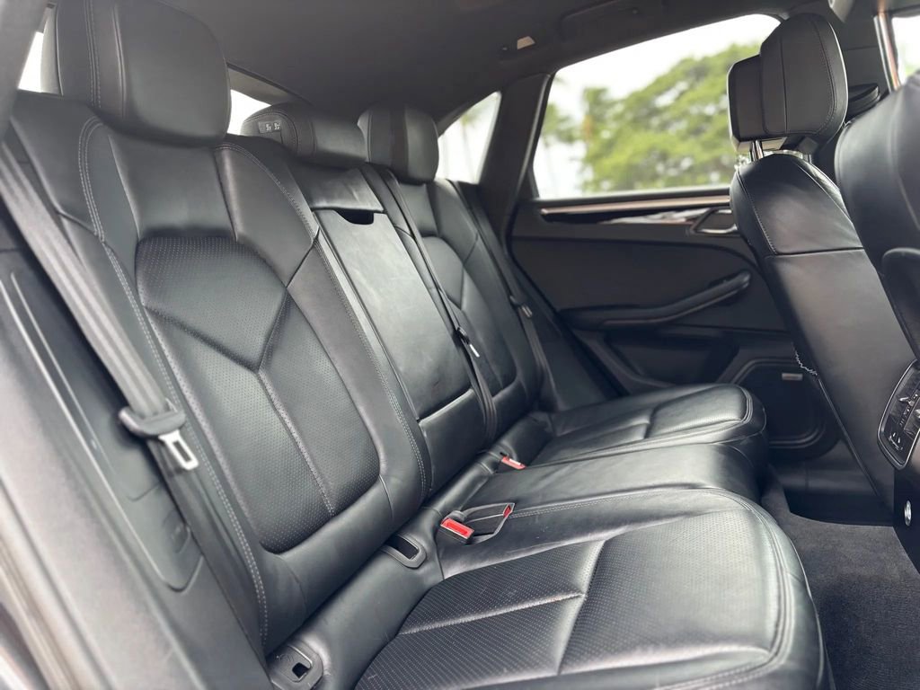 Used 2017 Porsche Macan S image 11