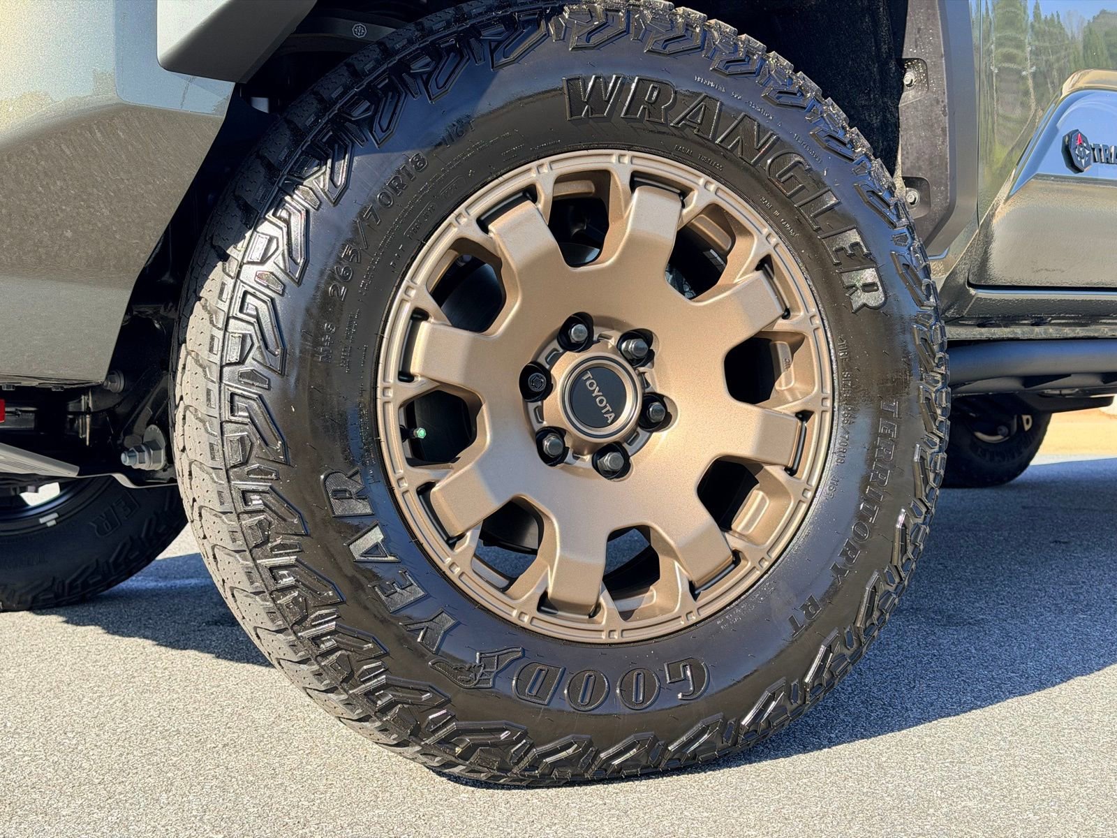 Used 2025 Toyota Tacoma Trailhunter AWD/4WD image 5