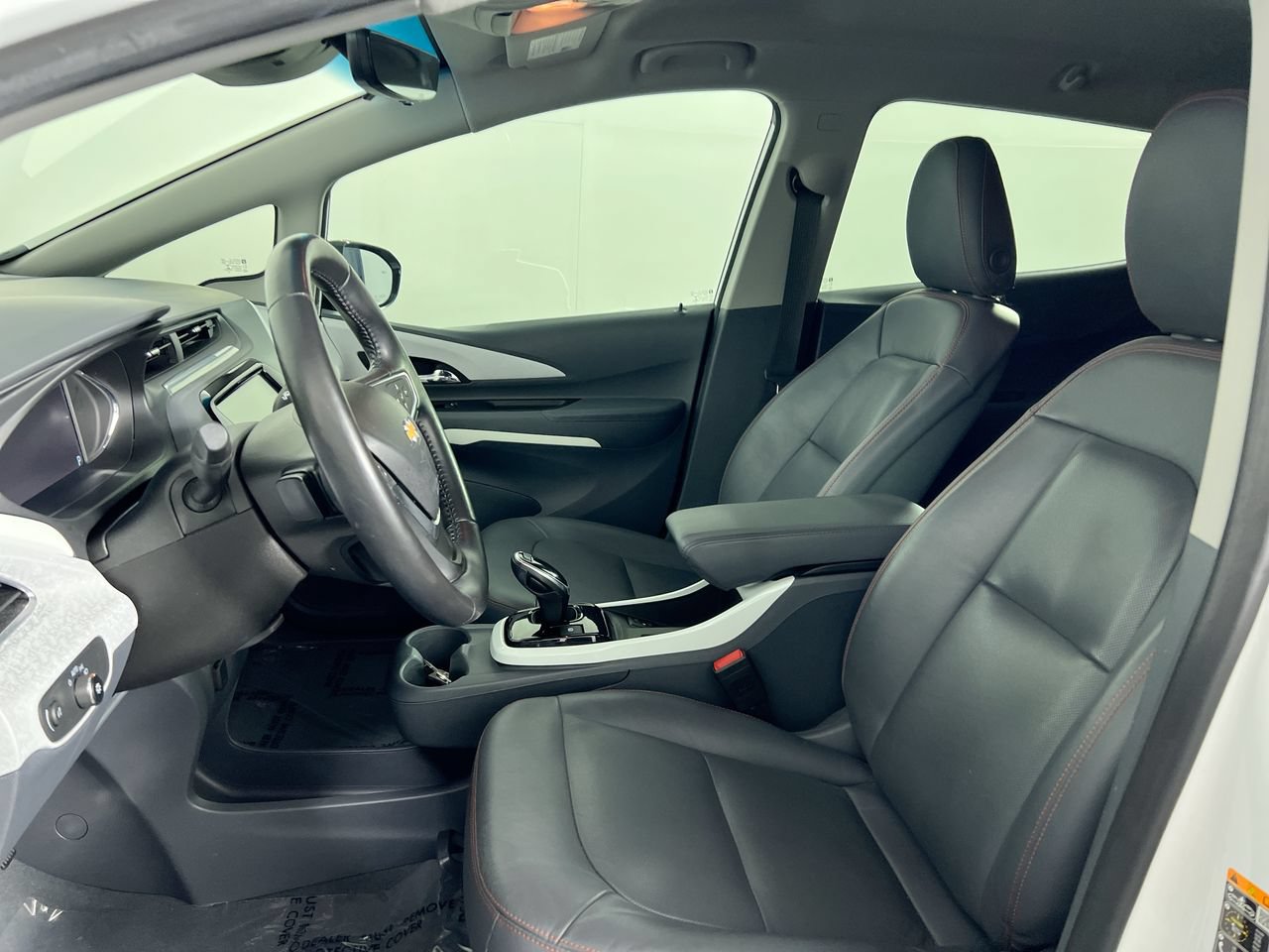 Used 2020 Chevrolet Bolt Premier w/ Infotainment Package FWD image 12
