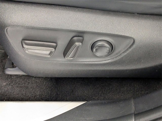 Used 2023 Toyota Highlander XLE image 14