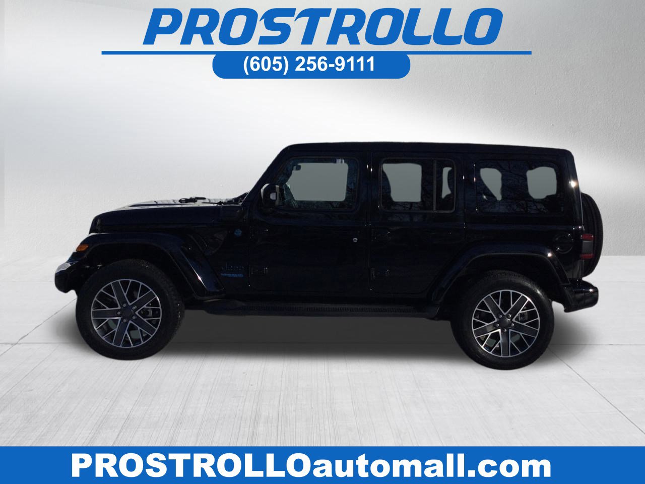 Used 2022 Jeep Wrangler Unlimited Sahara image 1