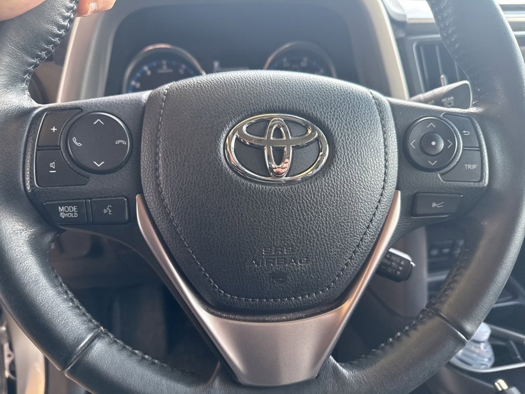 Used 2016 Toyota RAV4 Limited image 15