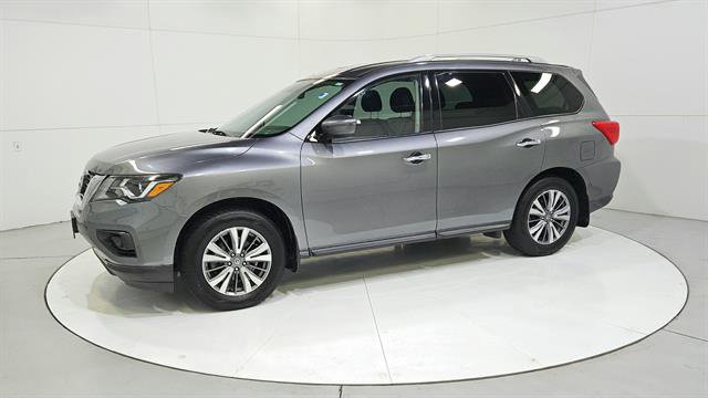 Used 2020 Nissan Pathfinder S FWD image 3