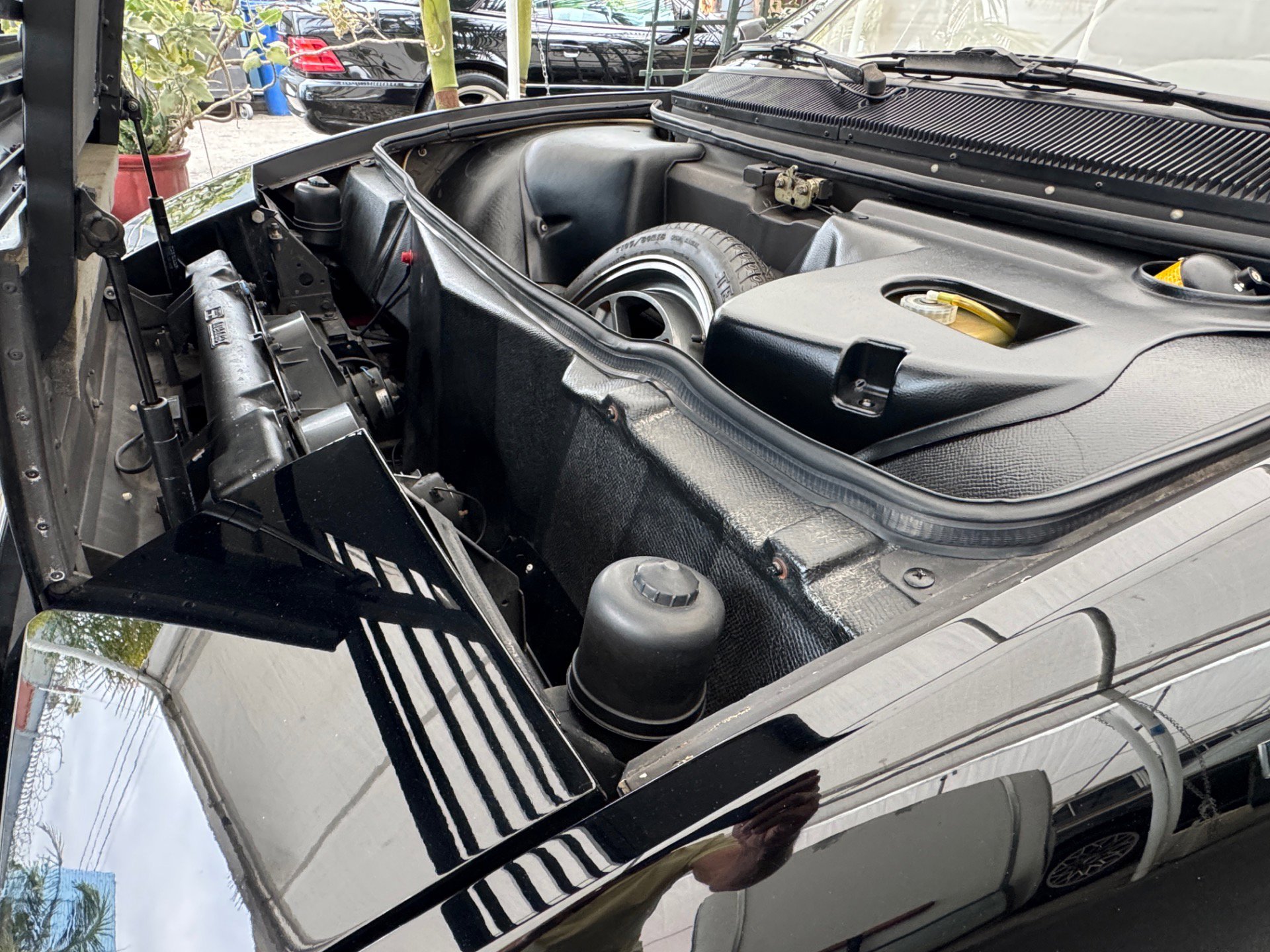 Used 1990 Ferrari Mondial T Cabriolet RWD image 39