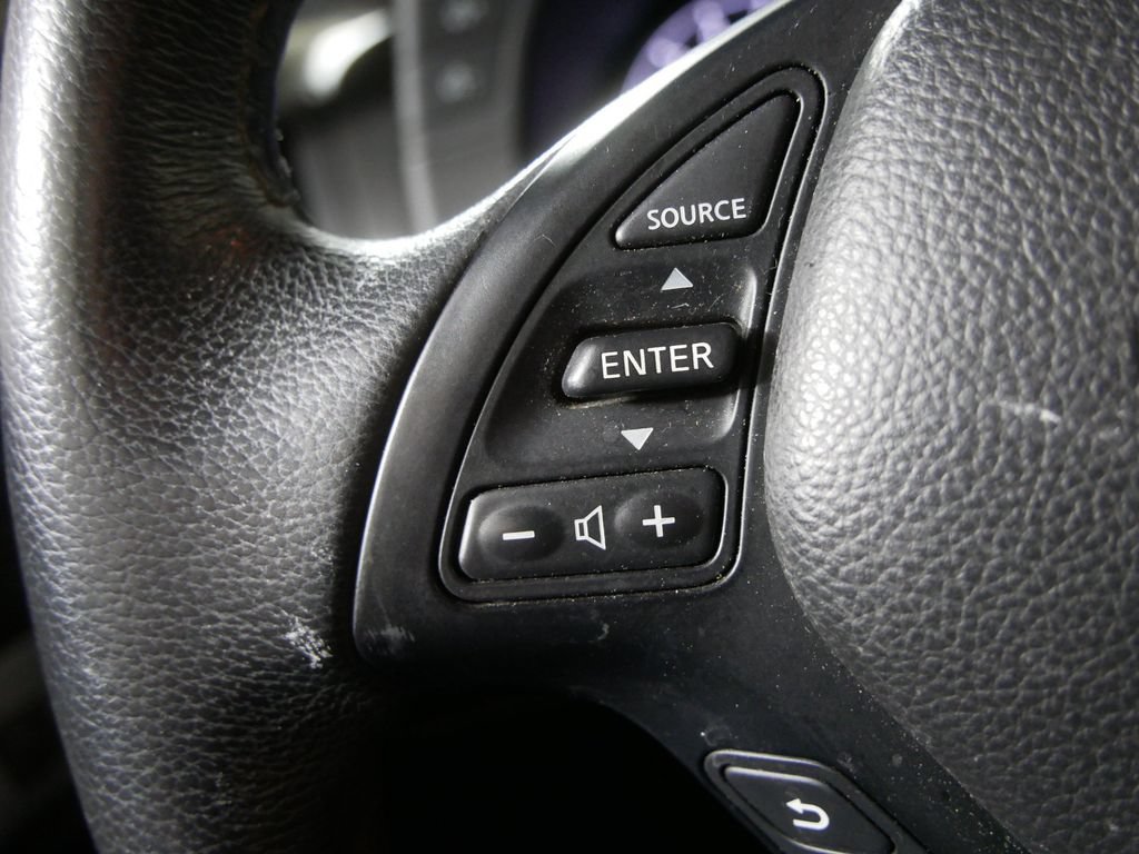 Used 2015 INFINITI Q60 Convertible w/ Premium Package RWD image 18