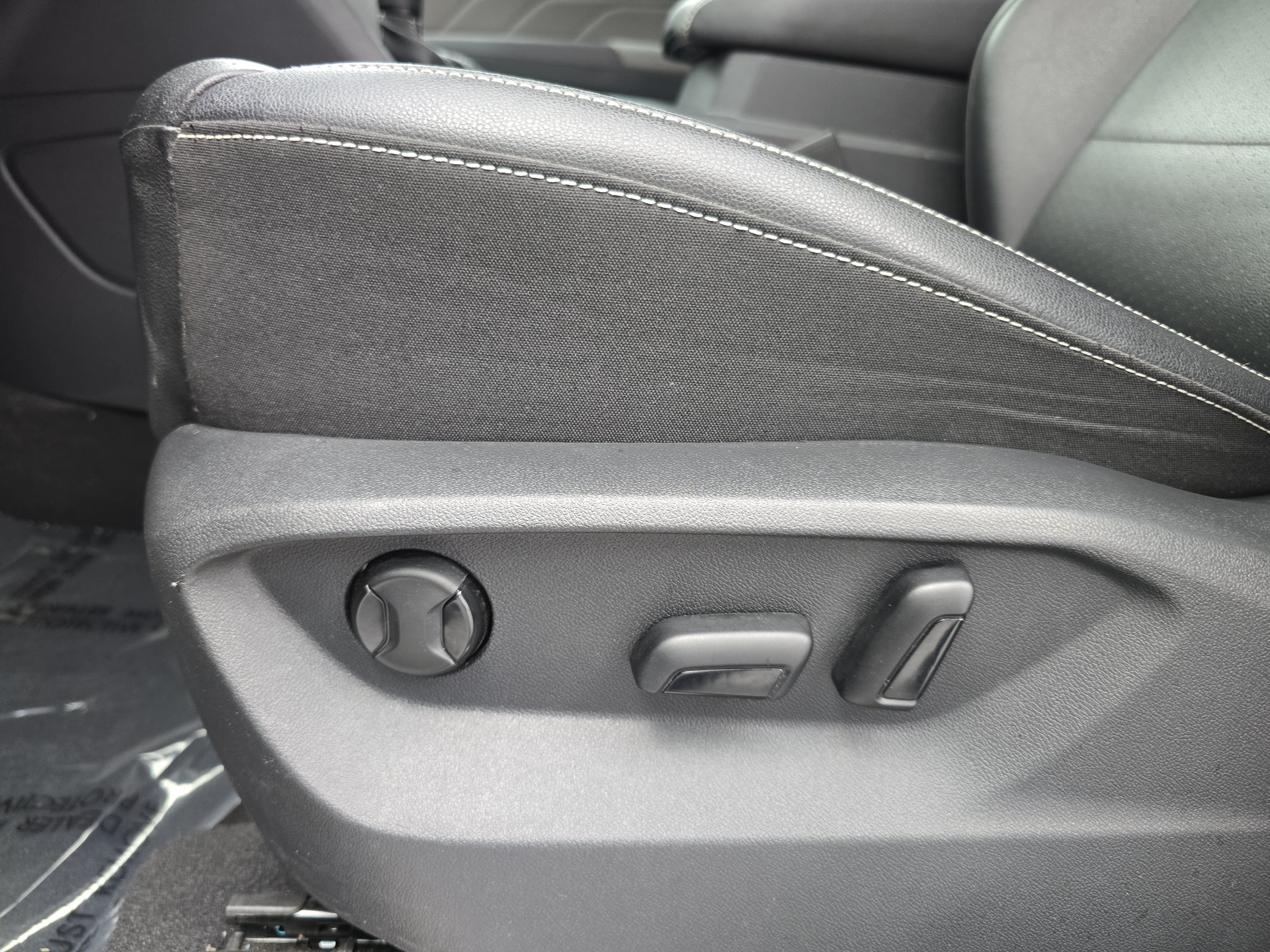 Certified 2023 Volkswagen Atlas SE FWD image 30