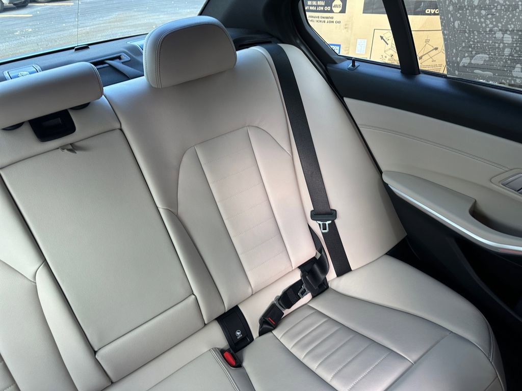 Used 2022 BMW 330i Sedan w/ Premium Package image 37