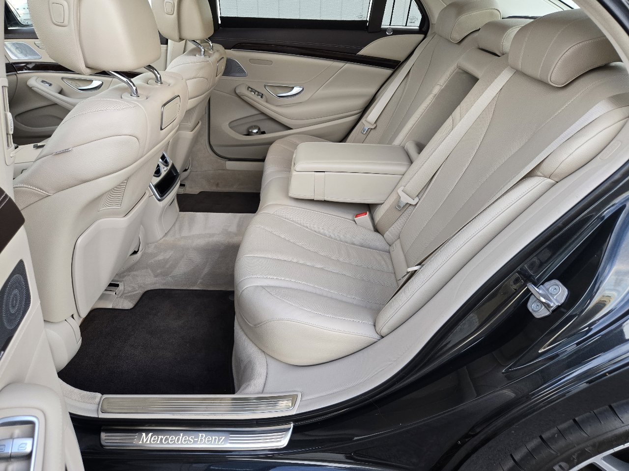 Used 2020 Mercedes-Benz S 450 Sedan image 30