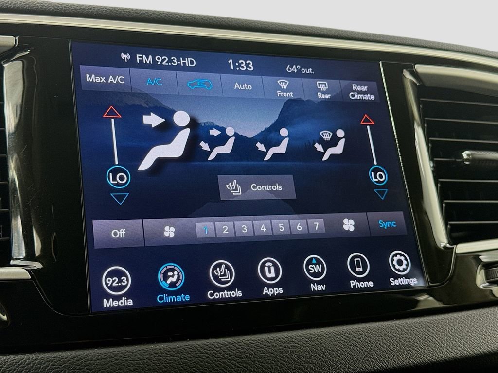 Used 2019 Chrysler Pacifica Touring-L w/ Advanced Safetytec Group FWD image 19