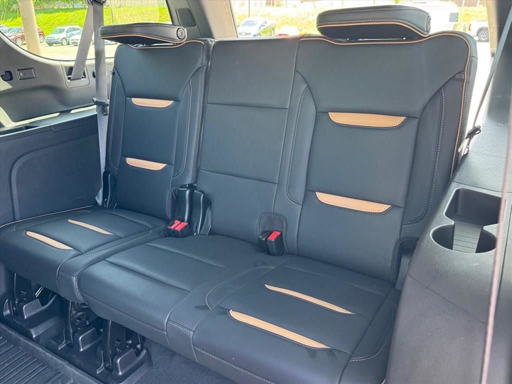 Used 2023 GMC Yukon XL AT4 w/ Technology Package AWD/4WD image 16