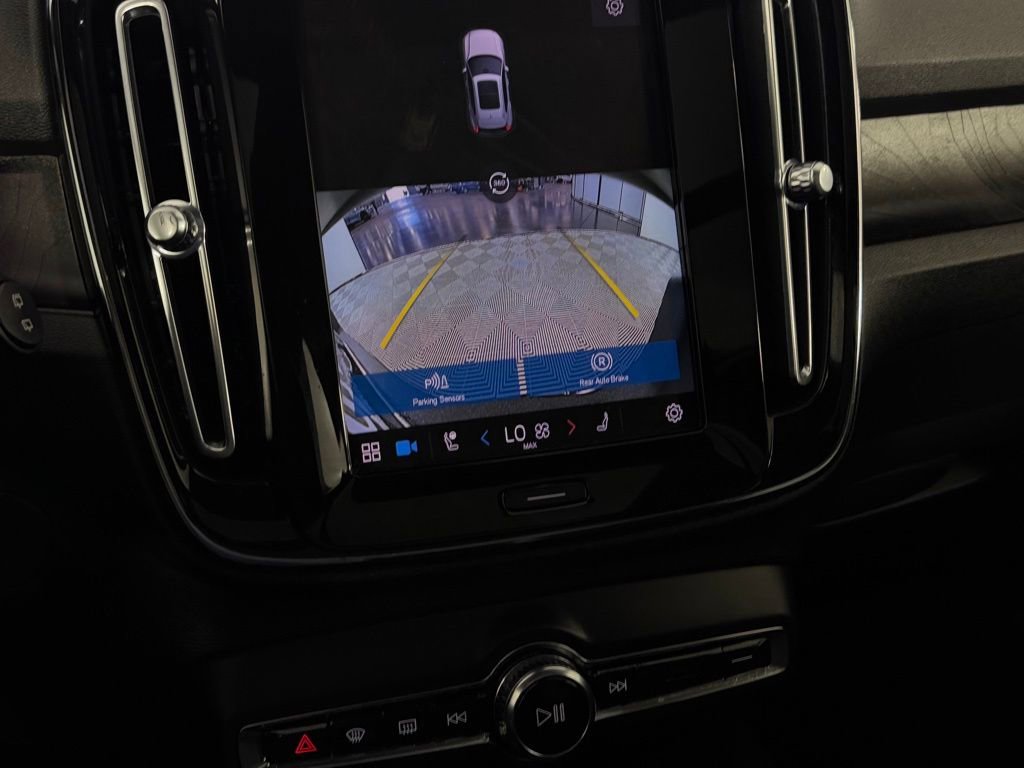 Used 2023 Volvo XC40 Recharge Ultimate w/ Protection Package Premier image 20