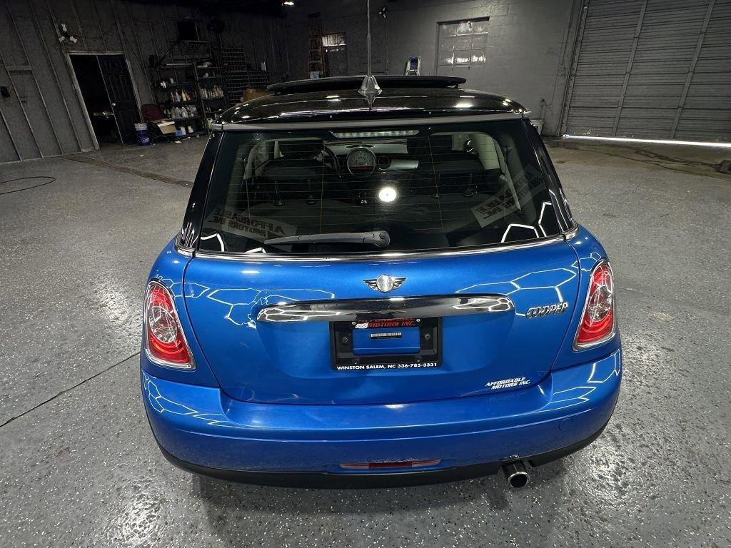 Used 2012 MINI Cooper Hardtop image 4