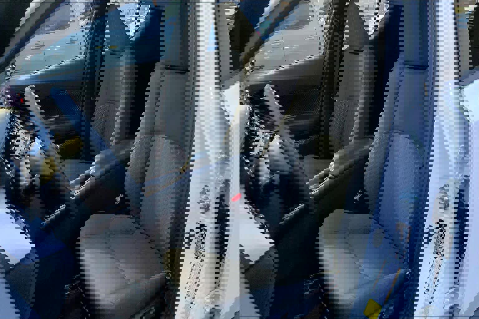 Used 2021 Toyota C-HR LE image 7