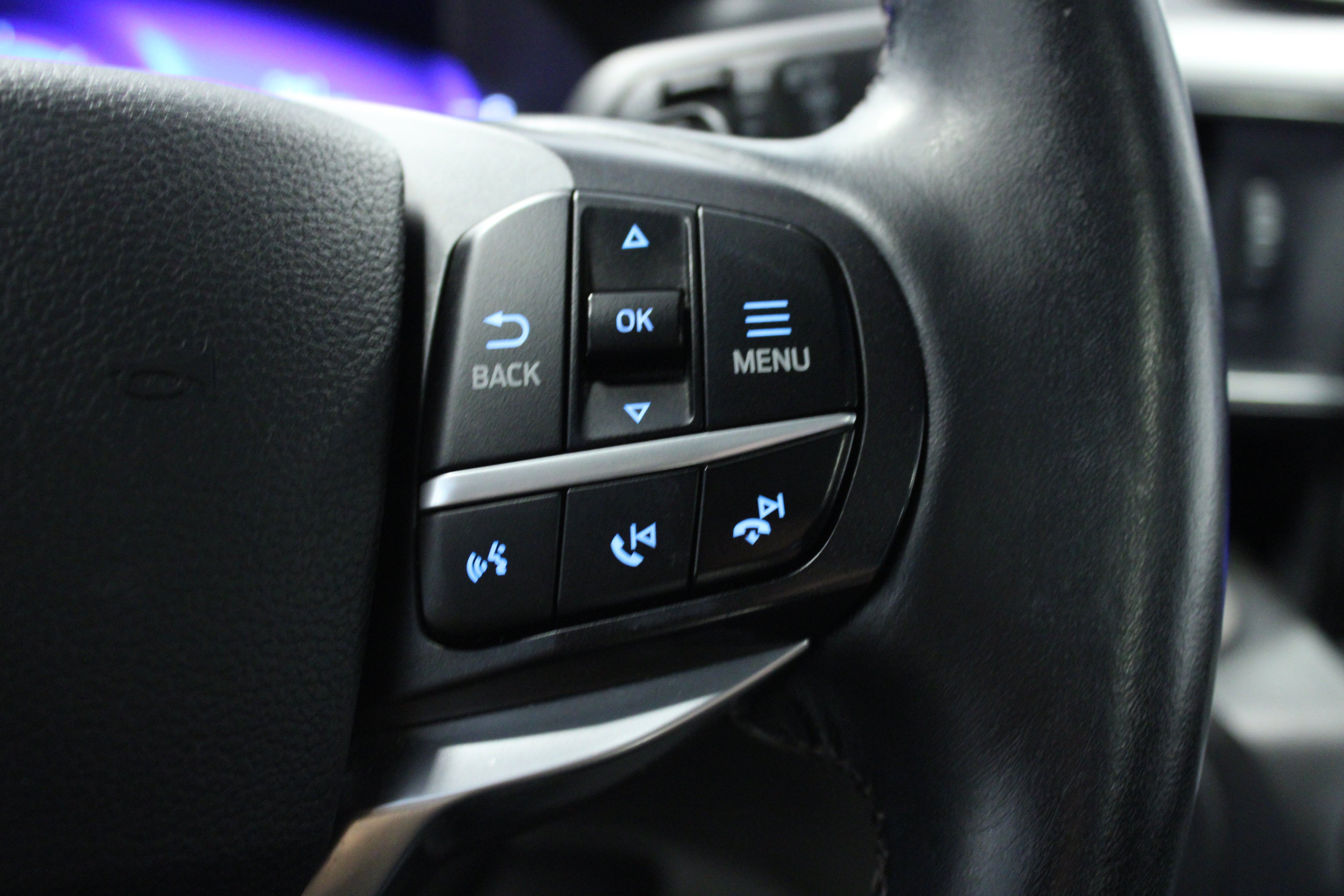Used 2020 Ford Explorer Platinum w/ Premium Technology Package AWD/4WD image 22