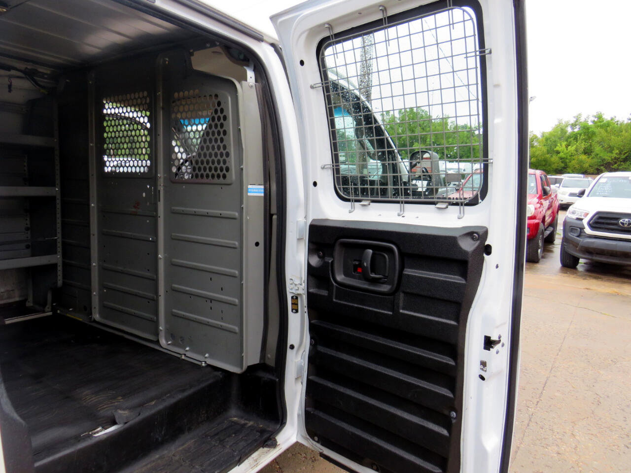 Used 2019 GMC Savana 2500 w/ Driver Convenience Package image 26