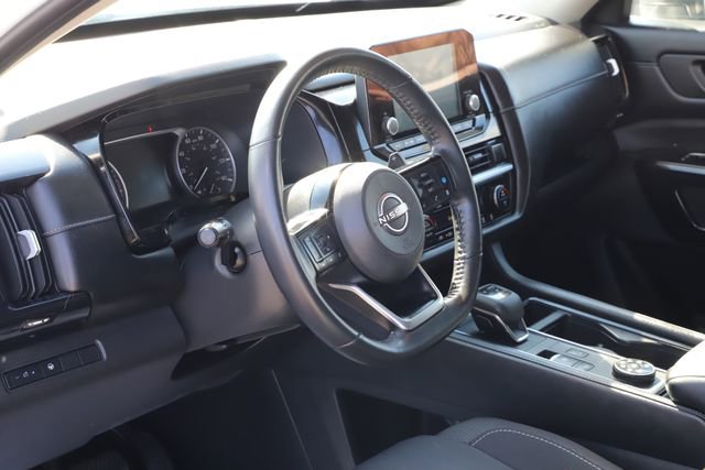 Used 2022 Nissan Pathfinder SV image 12