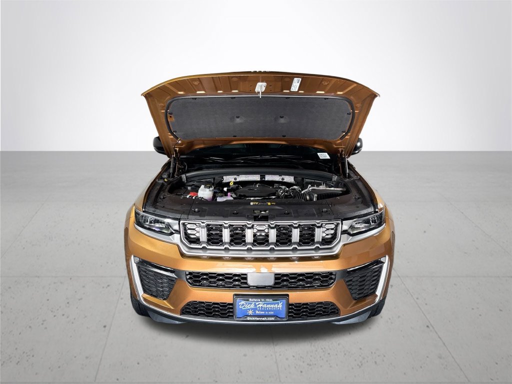 New 2026 Jeep Grand Cherokee Limited w/ MOPAR Finishing Package AWD/4WD image 22