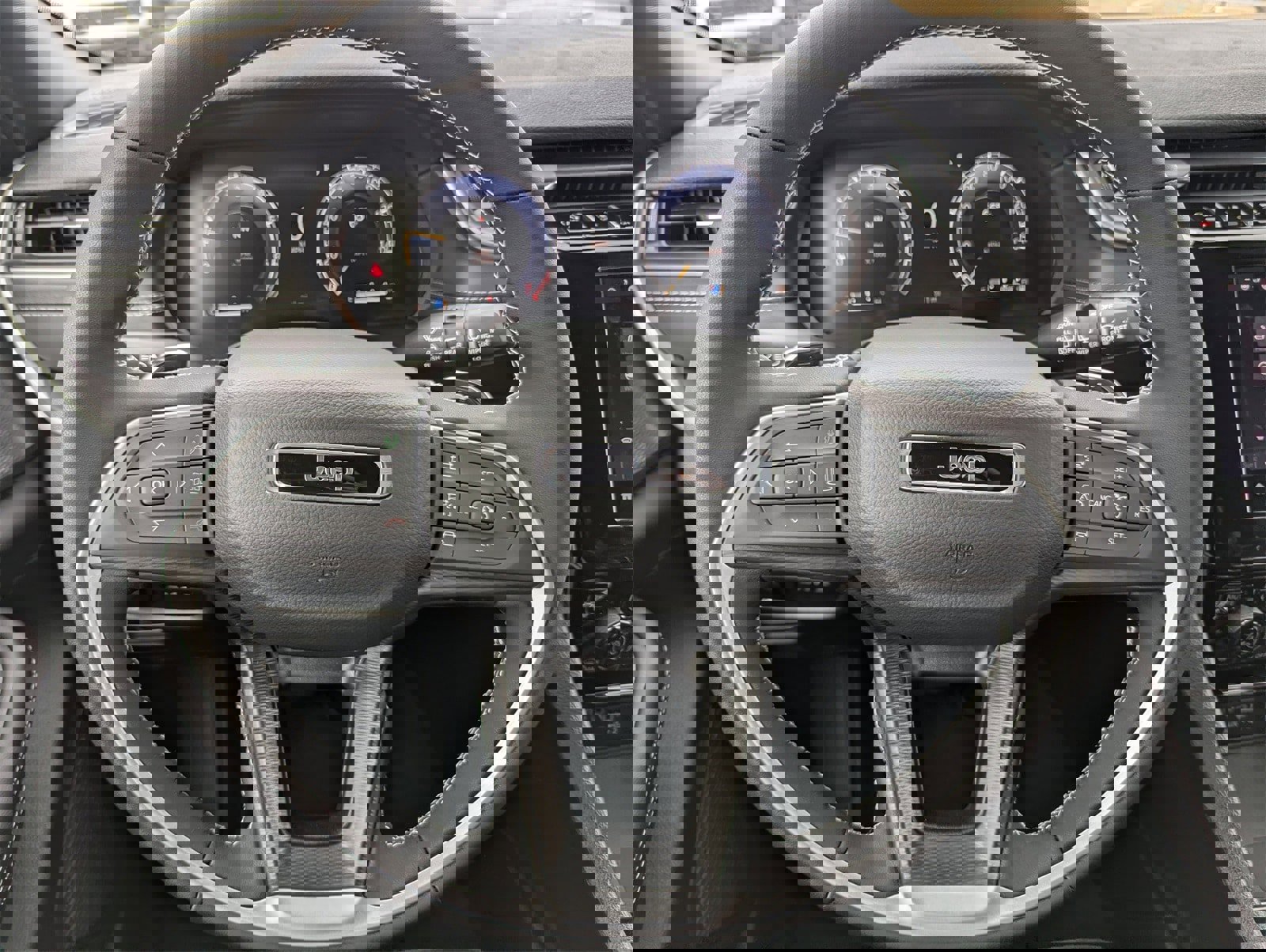 New 2025 Jeep Grand Cherokee Altitude image 19