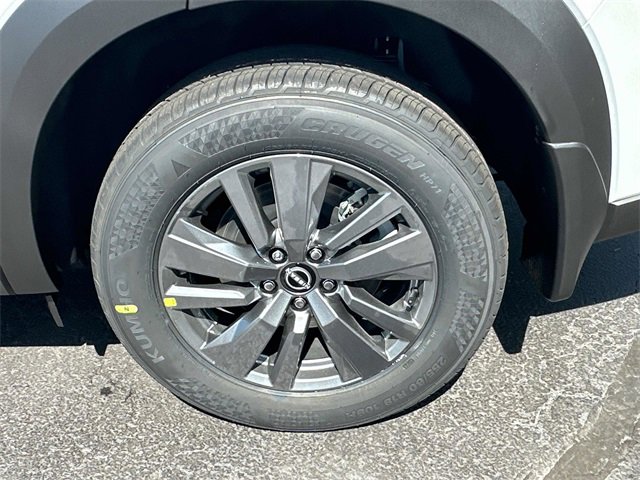 New 2025 Nissan Pathfinder SV w/ SV Premium Package image 7